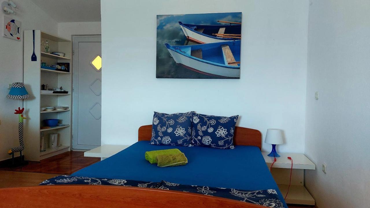 Arts Room Jasmina With Sea View Bikers And Pets Are Welcome Starigrad Paklenica Bagian luar foto