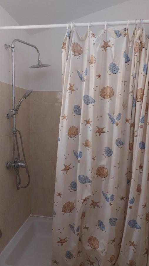 Arts Room Jasmina With Sea View Bikers And Pets Are Welcome Starigrad Paklenica Bagian luar foto