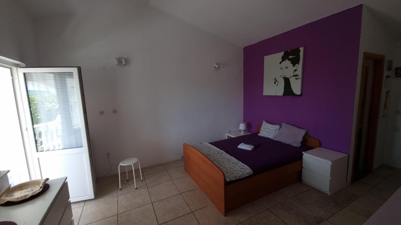 Arts Room Jasmina With Sea View Bikers And Pets Are Welcome Starigrad Paklenica Bagian luar foto
